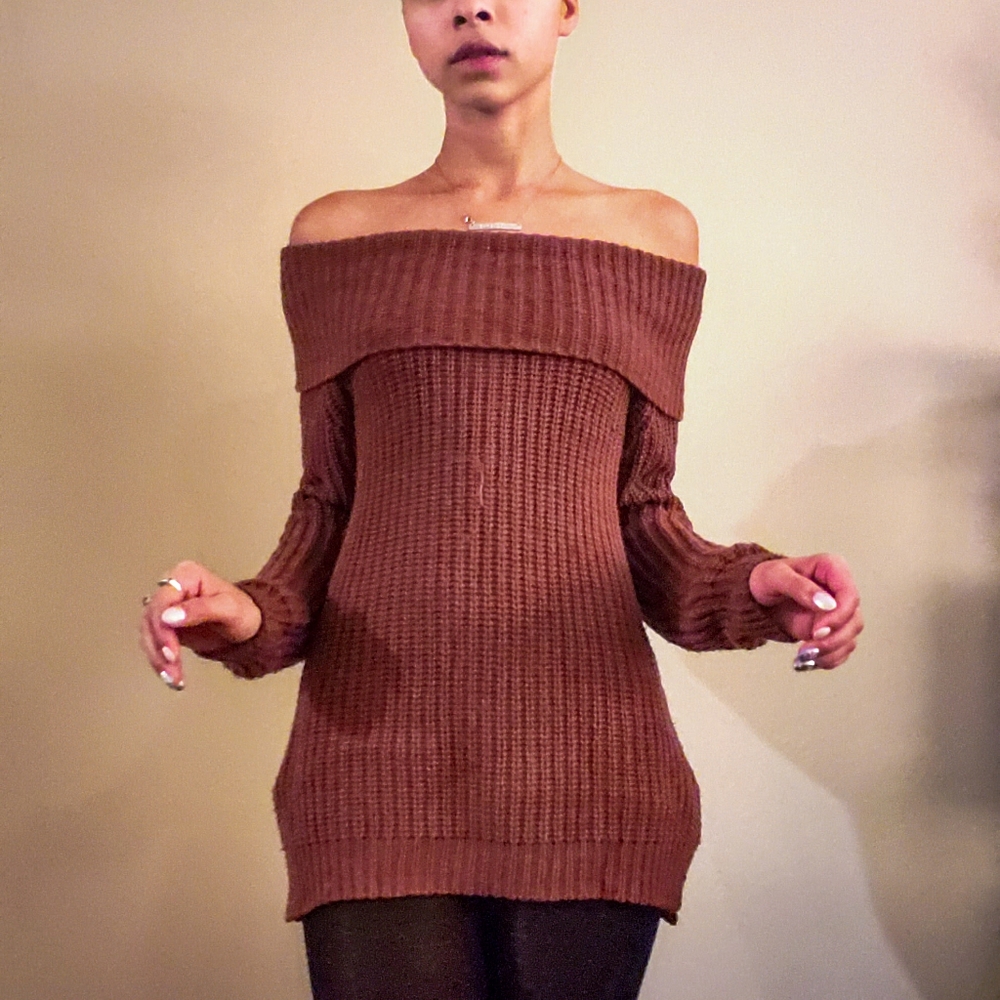 Off-shoulder sweater